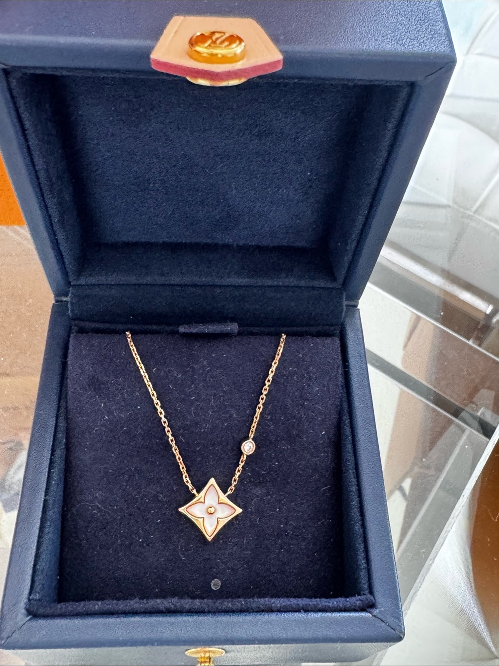 Louis Vuitton Color Blossom BB Star Pendant, Rose Gold,Mother-of Pearl & Diamond